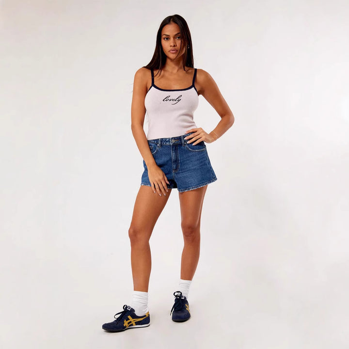 Damen Figurbetontes Crop-Top mit edlem Schriftzug Echo Archiv