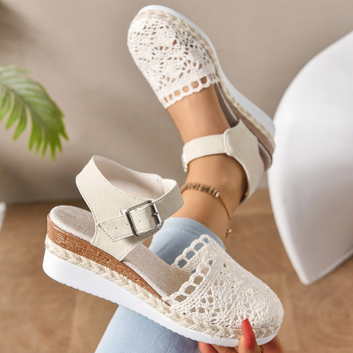 Damen  bestickte Espadrille-Pantoletten mit verstellbarem Knöchelriemen, floraler Häkel-Optik und geflochtenem Jute-Plateau Echo Archiv