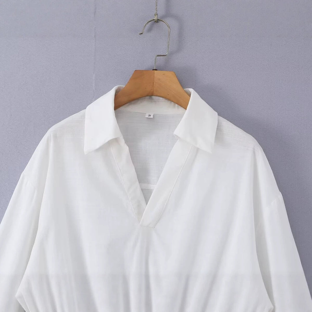 Damen Weite Bluse mit V‑Ausschnitt, Hemdkragen und gerafftem Hoch-Tief-Saum Echo Archiv