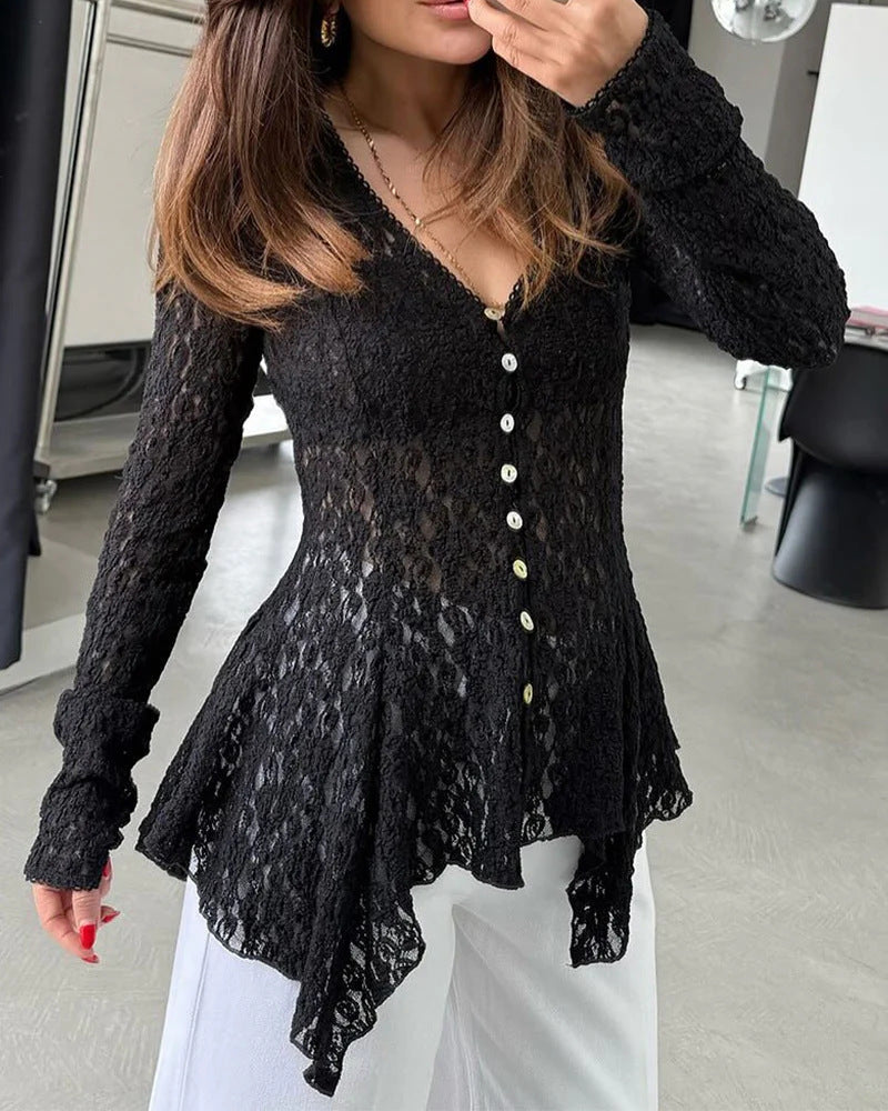 Damen romantische Spitzenbluse mit asymmetrischem Saum und Knopfdetails Echo Archiv