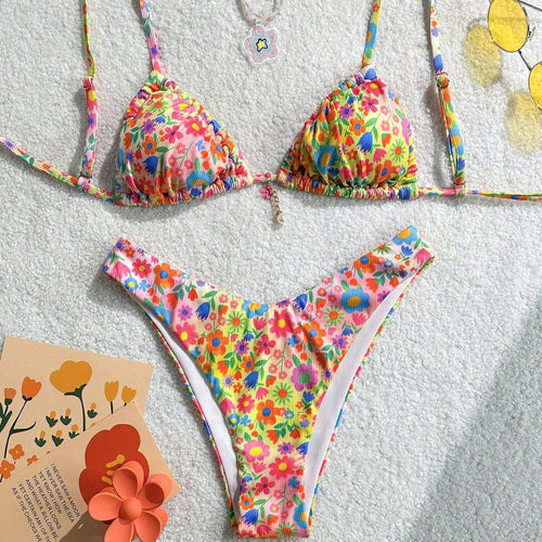 Damen Triangel-Bikini mit buntem Floral-Design und feinen Rüschendetails Echo Archiv