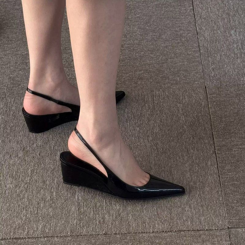 Damen Spitz zulaufende Lack-Slingback-Wedges mit niedrigem Keilabsatz Echo Archiv