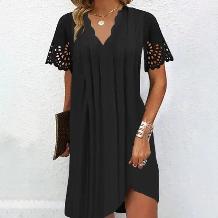 Damen nan A-Linien-Kurzkleid mit gewelltem V-Ausschnitt, Lochstickerei-Ärmeln und asymmetrischem Saum Echo Archiv
