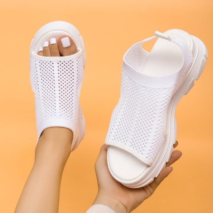 Damen nan Strick-Sandalette mit Fersenriemen, offener Zehenpartie und dämpfender Plateau-Laufsohle Echo Archiv