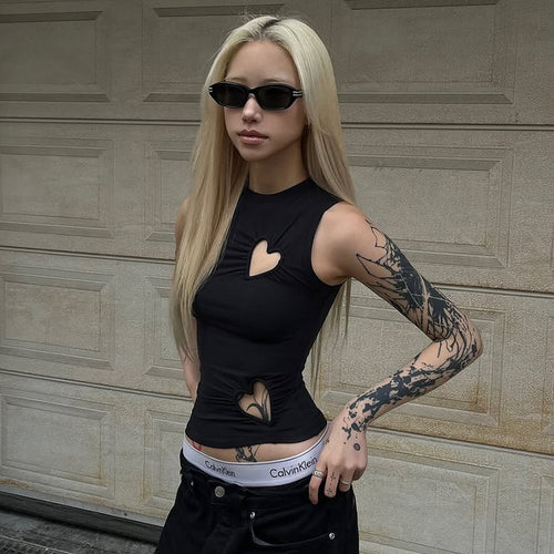 Damen modisches Trägershirt mit herzförmigem Cut-out und figurformendem Schnitt Echo Archiv