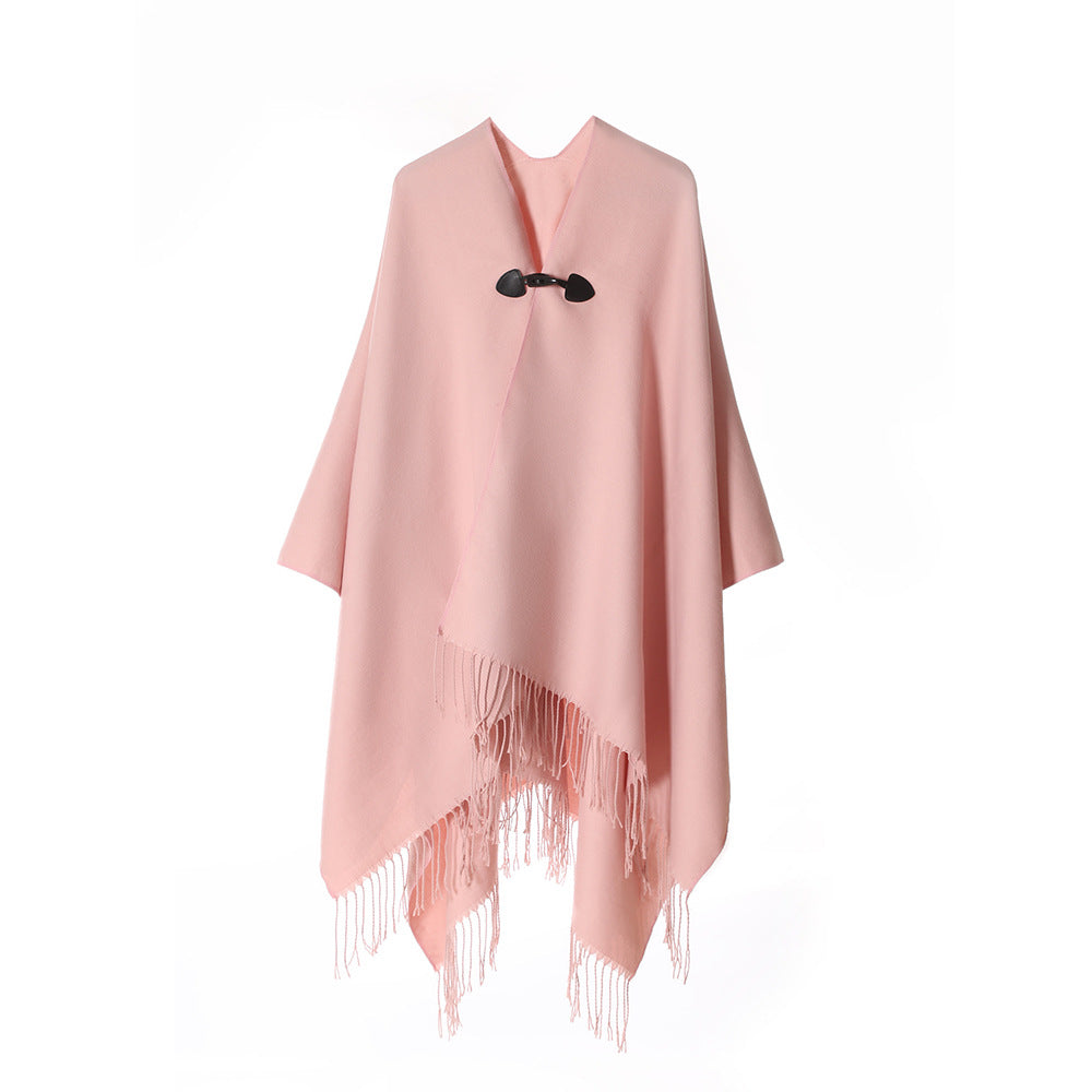 Damen Leichter Wasserfall‑Poncho mit Knebelverschluss, asymmetrischem Saum und Fransenkante – Avérine