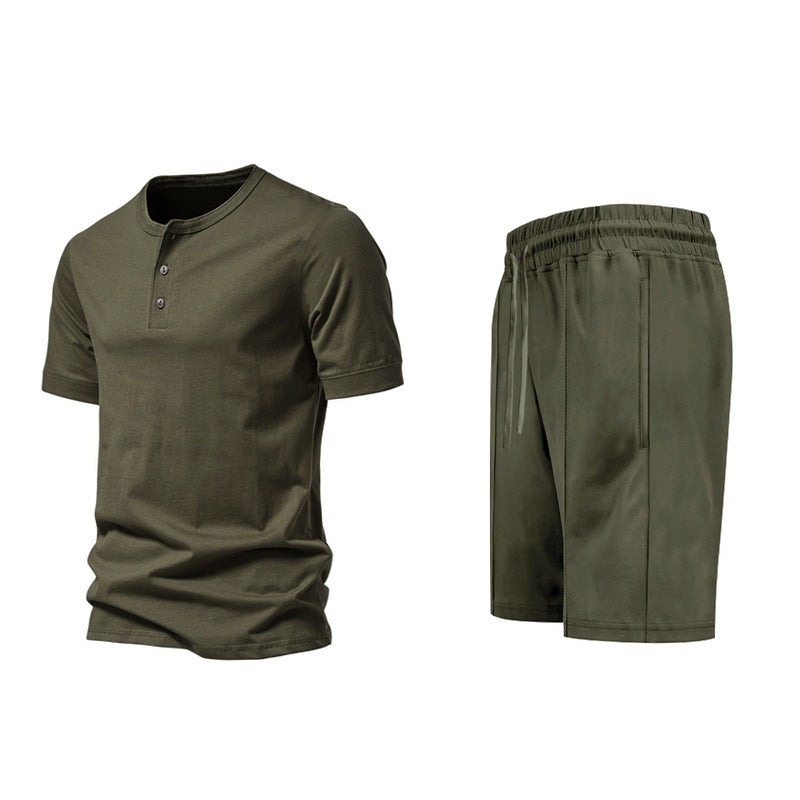 Herren sportliches Freizeitset mit knöpfbarem Oberteil und bequemen Shorts Echoarchiv