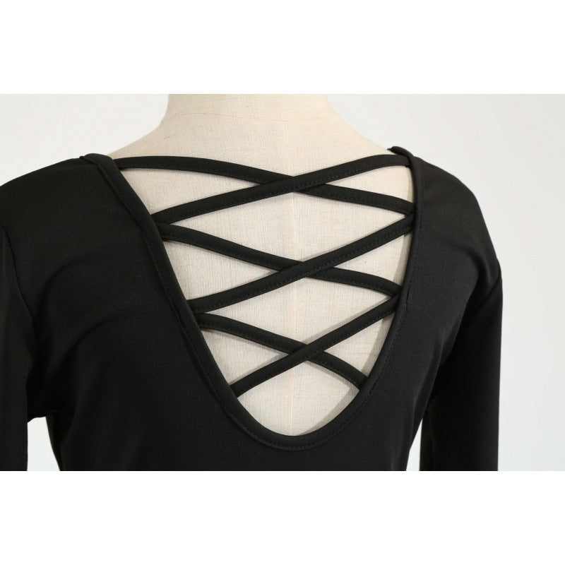 Damen Festliches Swingkleid mit Nikolausprint, tailliertem Satinband und gekreuztem Rückendetail – Élara
