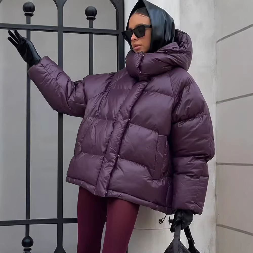 Damen Kurze wattierte Oversize‑Steppjacke mit hohem Stehkragen und Kapuze Echo Archiv