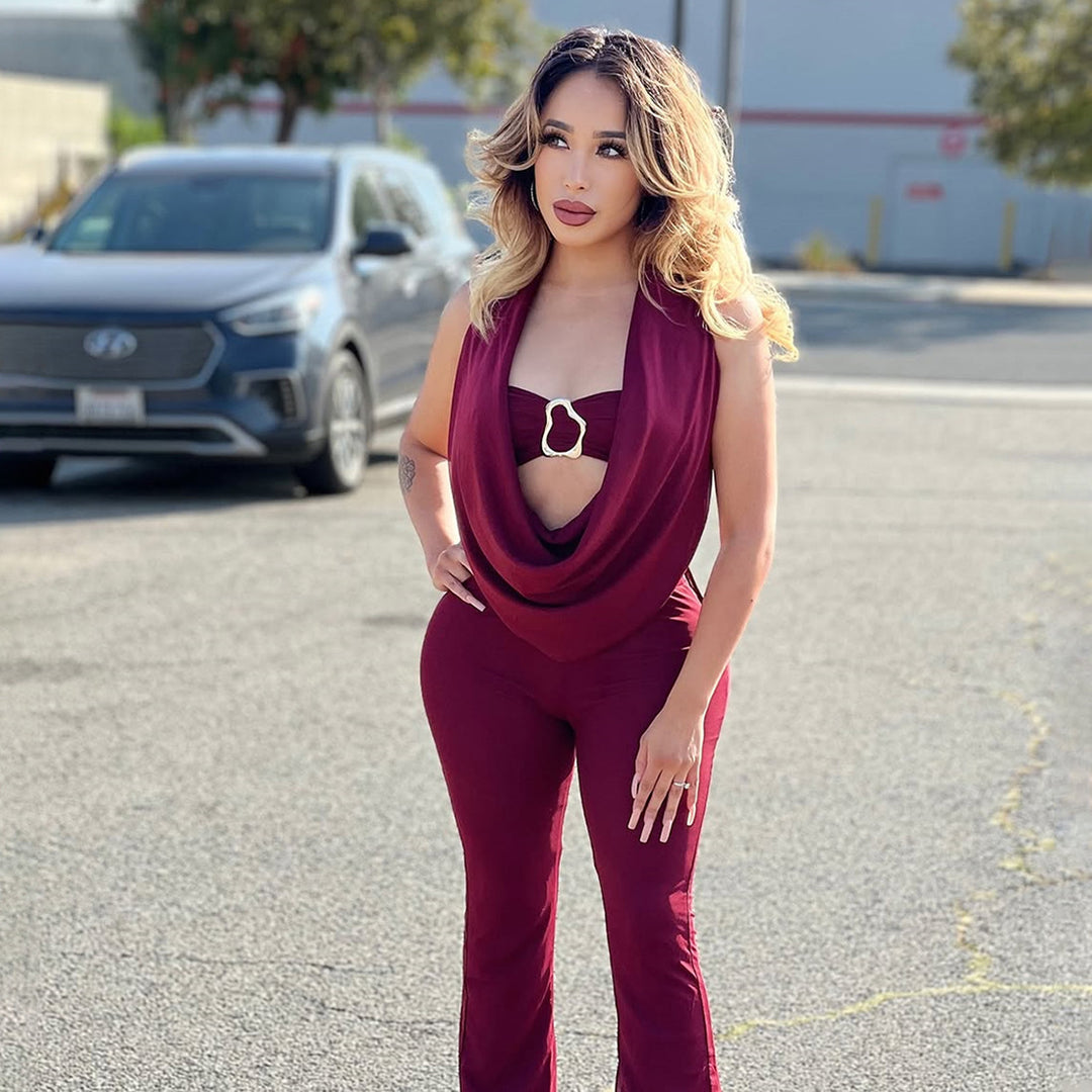 Damen Eleganter und figurbetonter Jumpsuit mit einzigartigem Ausschnitt Echo Archiv