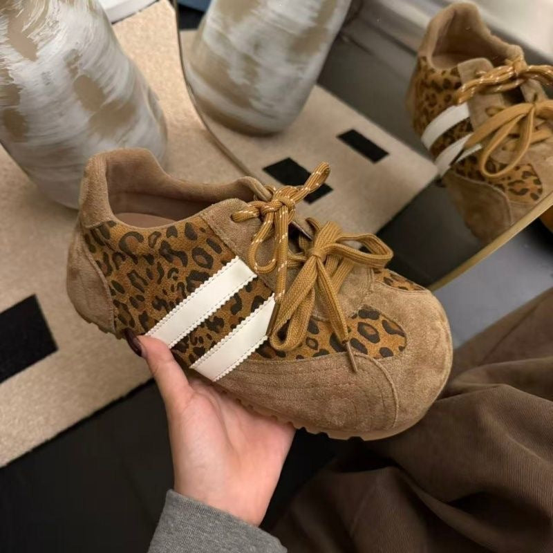 Damen modische Riemchen Sneaker aus Wildleder Echo Archiv