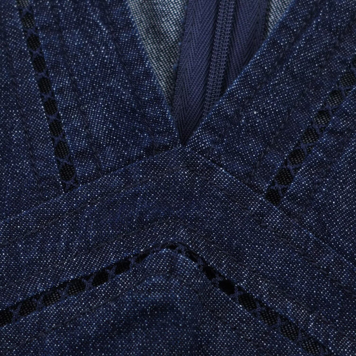 Damen Denim Maxikleid mit elegantem V-Ausschnitt und figurformender Silhouette Echo Archiv