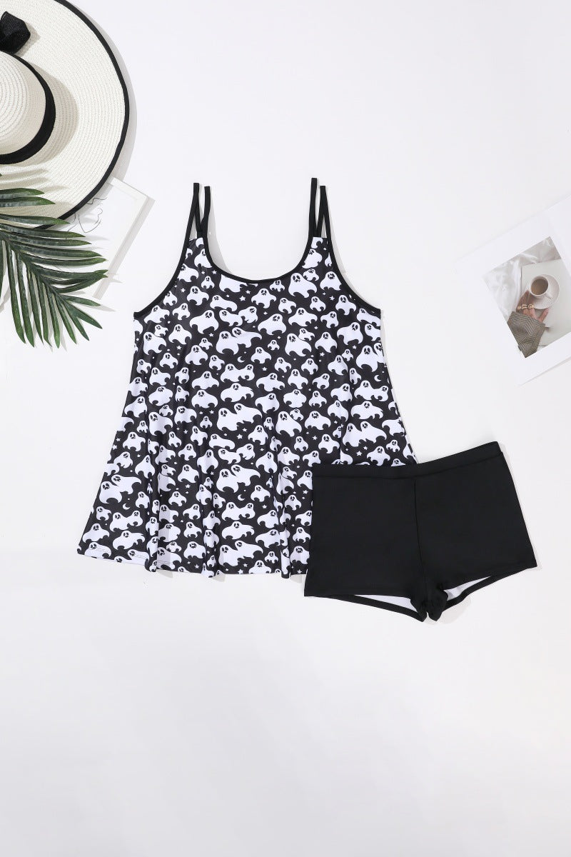 Damen verspieltes Strand-Outfit mit fließendem Top und Shorts Echo Archiv