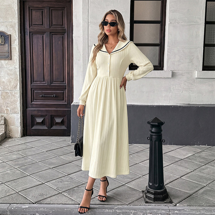 Damen Midikleid mit Matrosenkragen, geraffter Taille und Knopfleiste – Élara