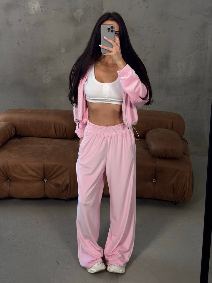 Damen weites Lounge-Set mit Cropped Zipjacke und High-Waist Relaxhose – Avérine