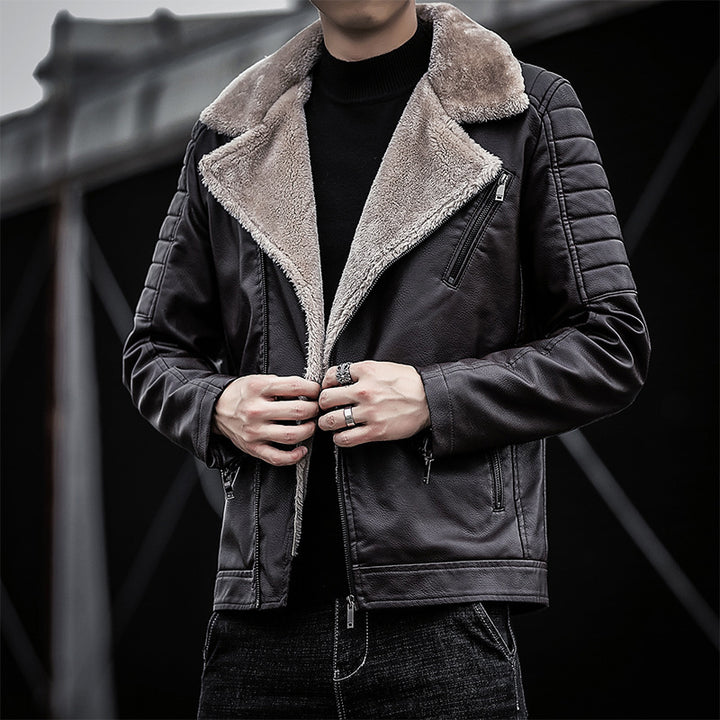 Herren Kunstleder-Bikerjacke mit Teddyfell-Futter und gesteppter Ärmeldetail Echoarchiv