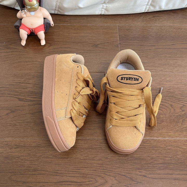 Damen Sneakers aus qualitativ hochwertigem Wildleder mit bequemer Schnürung Echo Archiv