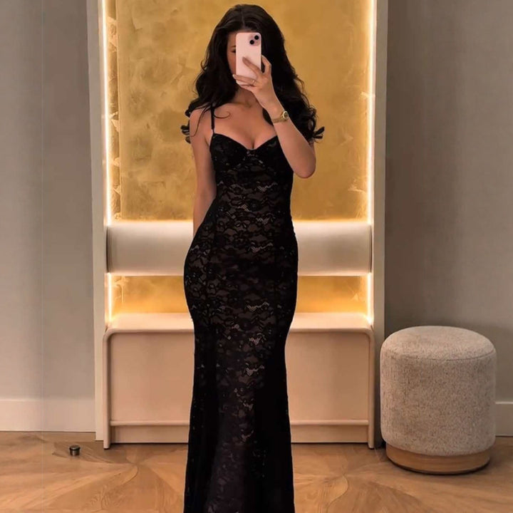 Damen Spitzenkleid mit sanften Konturen und trägerlosem Design Echo Archiv