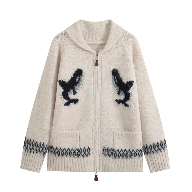 Damen Strickjacke mit Reißverschluss, Schalkragen und Wal‑Intarsien Echo Archiv