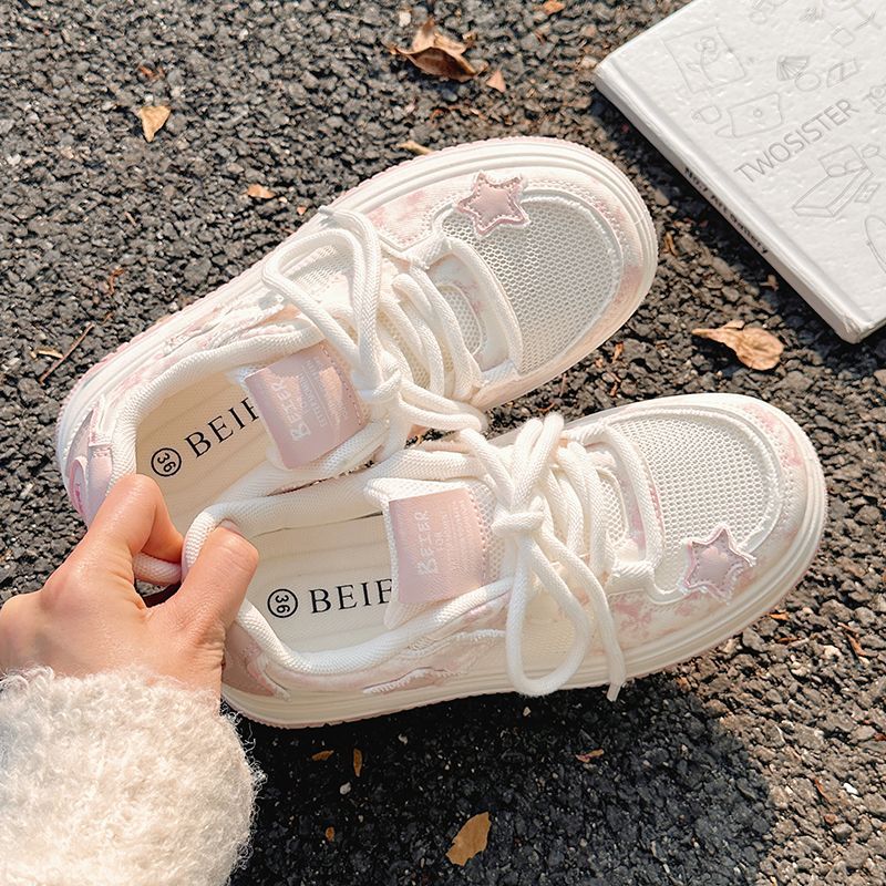 Damen Volumen‑Sneaker mit dekorativen Sterneinsätzen, Multi‑Layer‑Plateau und atmungsaktiver Mesh‑Konstruktion – Névara