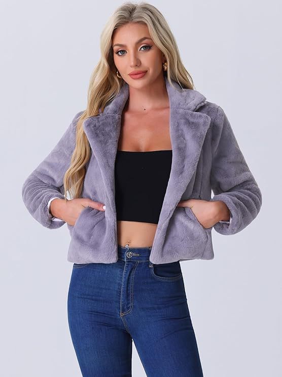 Damen Kurzblouson aus samtigem Faux‑Fur mit fallendem Revers und figurfreundlichem Cropped‑Schnitt Echo Archiv