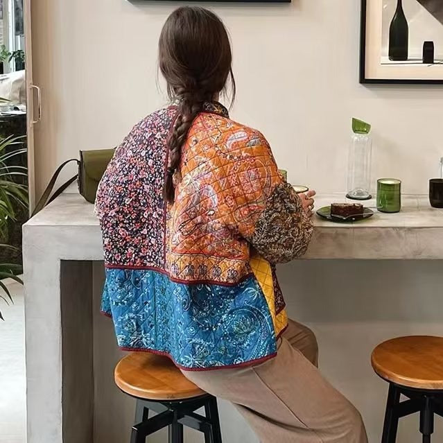 Damen nan Boho-Quiltjacke mit Patchwork‑Print, gesteppter Innenlage und aufgesetzten Klappentaschen Echo Archiv