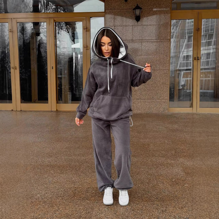 Damen Fleece-Loungewear-Set mit halbem Frontzip, gefütterter Kapuze und hochgeschnittener Komforthose – Auréline