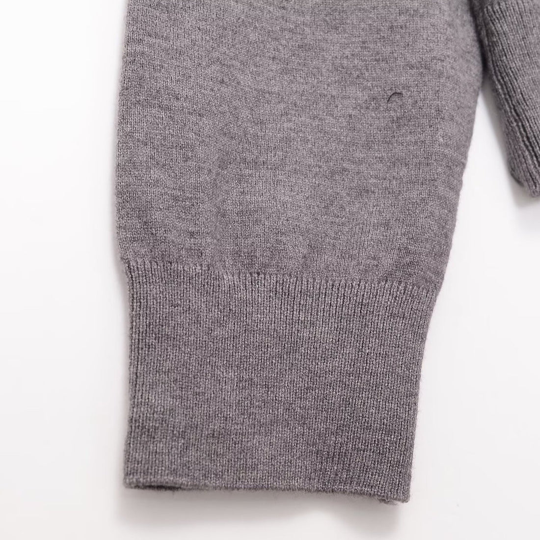Damen Polokragen-Feinstrickpullover mit Knopfleiste und geripptem Saum Echoarchiv