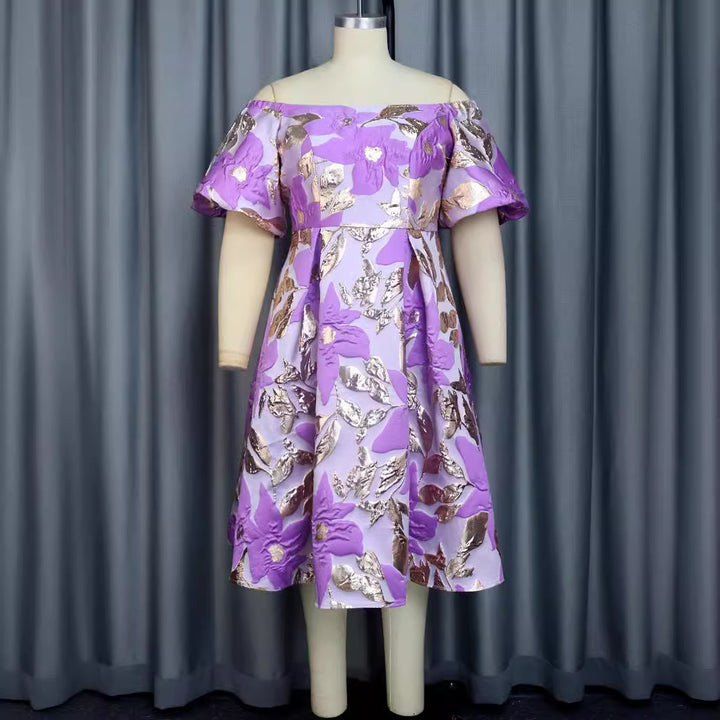 Damen Off-Shoulder Kleid mit floralen Präge-Details Echo Archiv
