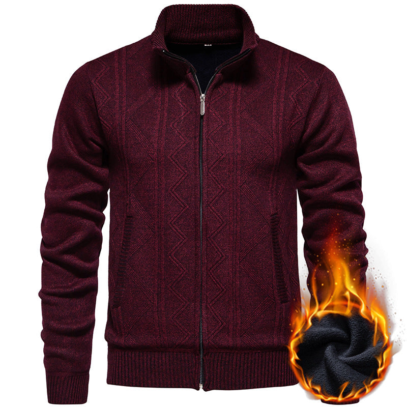 Herren Strickjacke mit Zopfmuster und hohem Stehkragen Echoarchiv