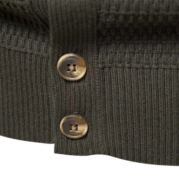 Herren Strickjacke mit modernem Zipper und stilvollen Knopfdetails Echoarchiv
