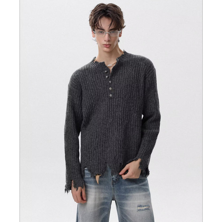 Herren Lässiger Grobstrickpullover mit Knopfleiste und rissigem Saum Echoarchiv