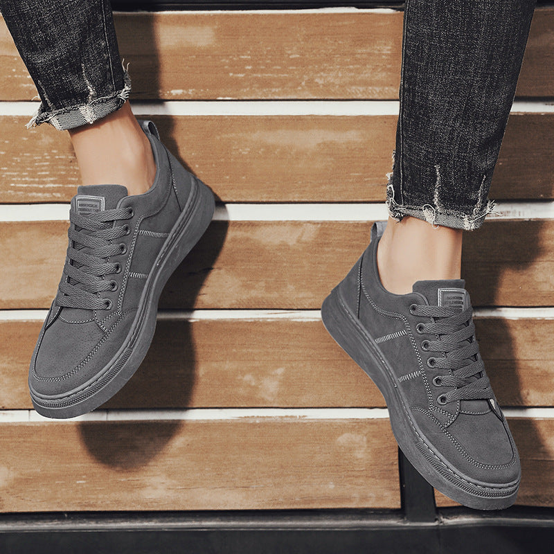 Herren Niedrige Velours‑Freizeit‑Sneaker mit gepolstertem Fersenkragen und dezenter Nahtstruktur – Norré