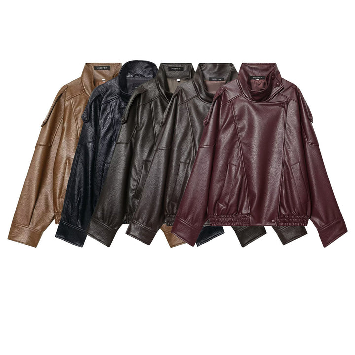 Damen Kurz geschnittene Kunstleder-Fliegerjacke mit hohem Stehkragen und Schulterriegeln Echoarchiv