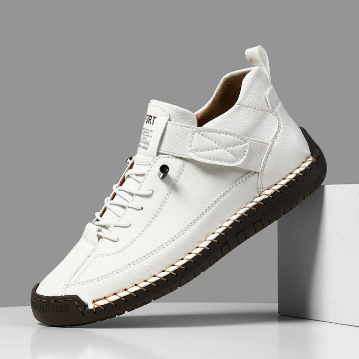 Herren Ledernachahmender Freizeit‑Sneaker mit Klettriemen, Mokassinnaht & profilierter Gummisohle Echoarchiv