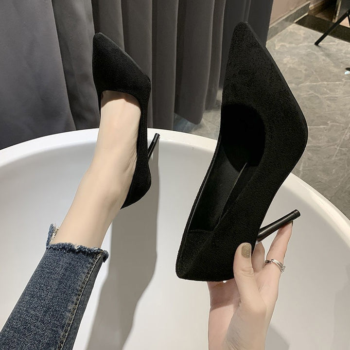 Damen Elegante spitz zulaufende Velours‑Optik Pumps mit schmalem Stiletto Echo Archiv