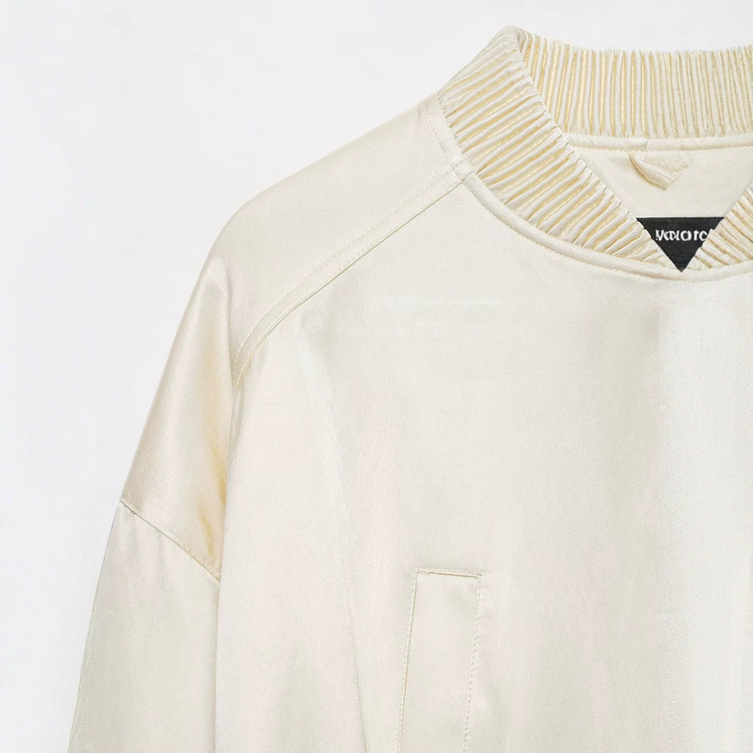 Damen Kurzer Satin-Bomber mit Oversize-Ballonärmeln und Rippkragen Echo Archiv