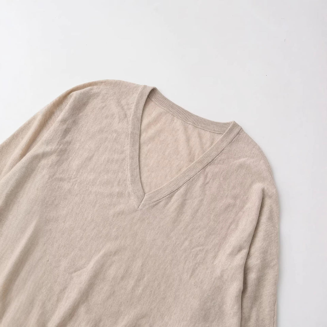 Damen Oversized V-Ausschnitt Feinstrickpullover mit Fledermausärmeln Echoarchiv