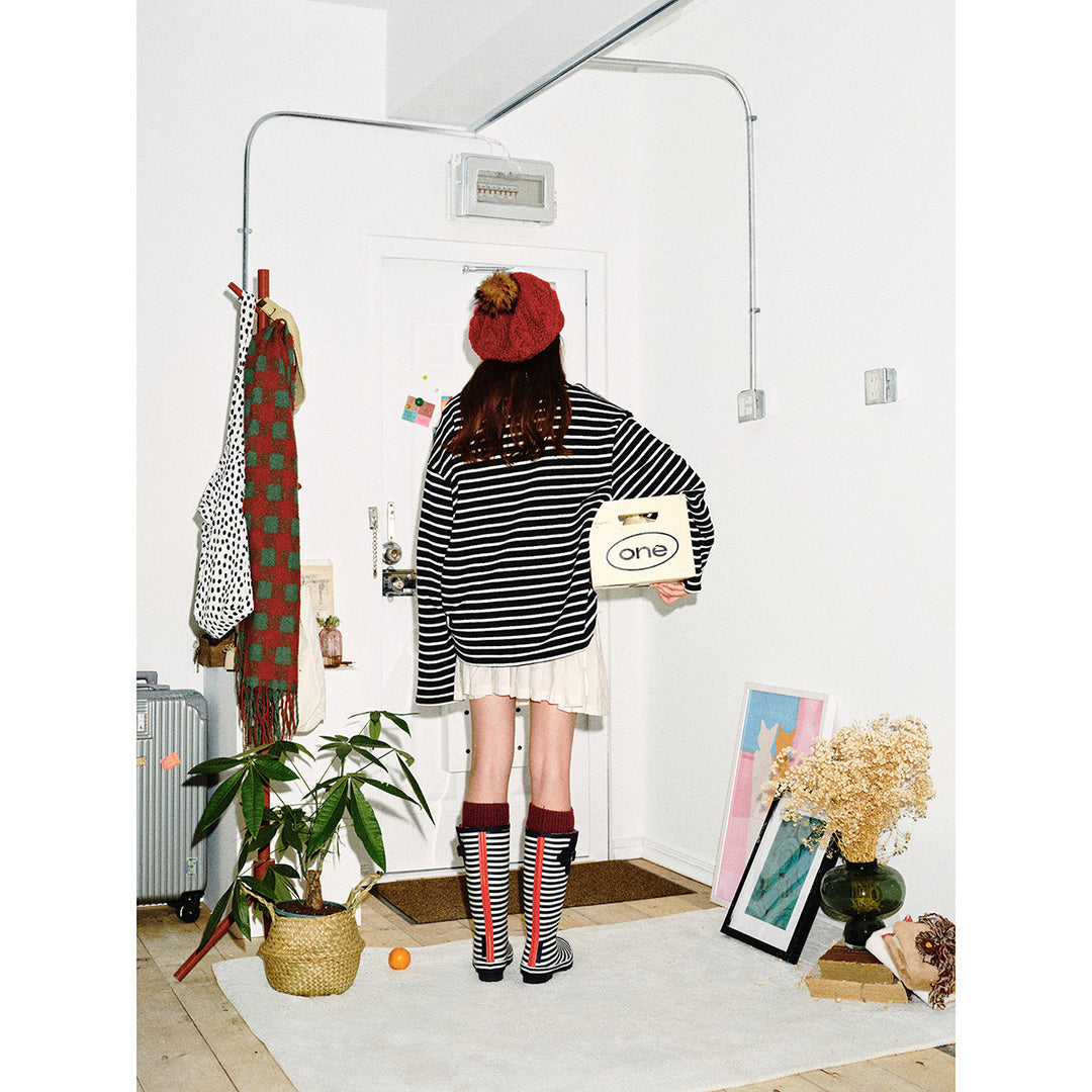 Unisex Gestreifter Breton-Pullover mit Rundhalsausschnitt und Oversize-Schnitt Echoarchiv