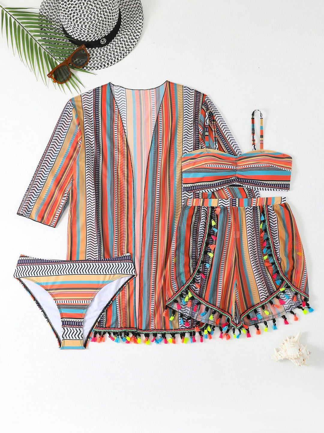 Damen Strandoutfit mit modischer Tunika und Shorts Echo Archiv