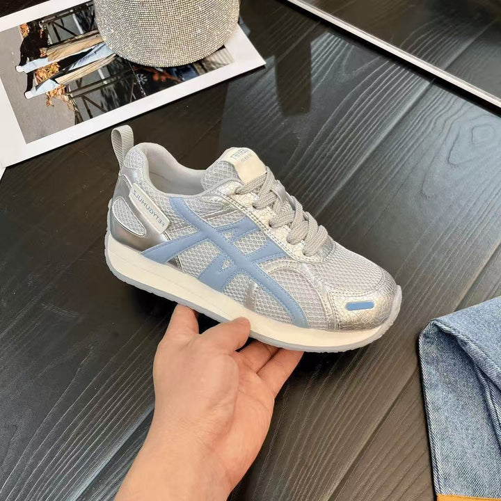 Damen Sportliche Sneakers mit atmungsaktiven Mesh-Details und rutschfestem Profil Echo Archiv