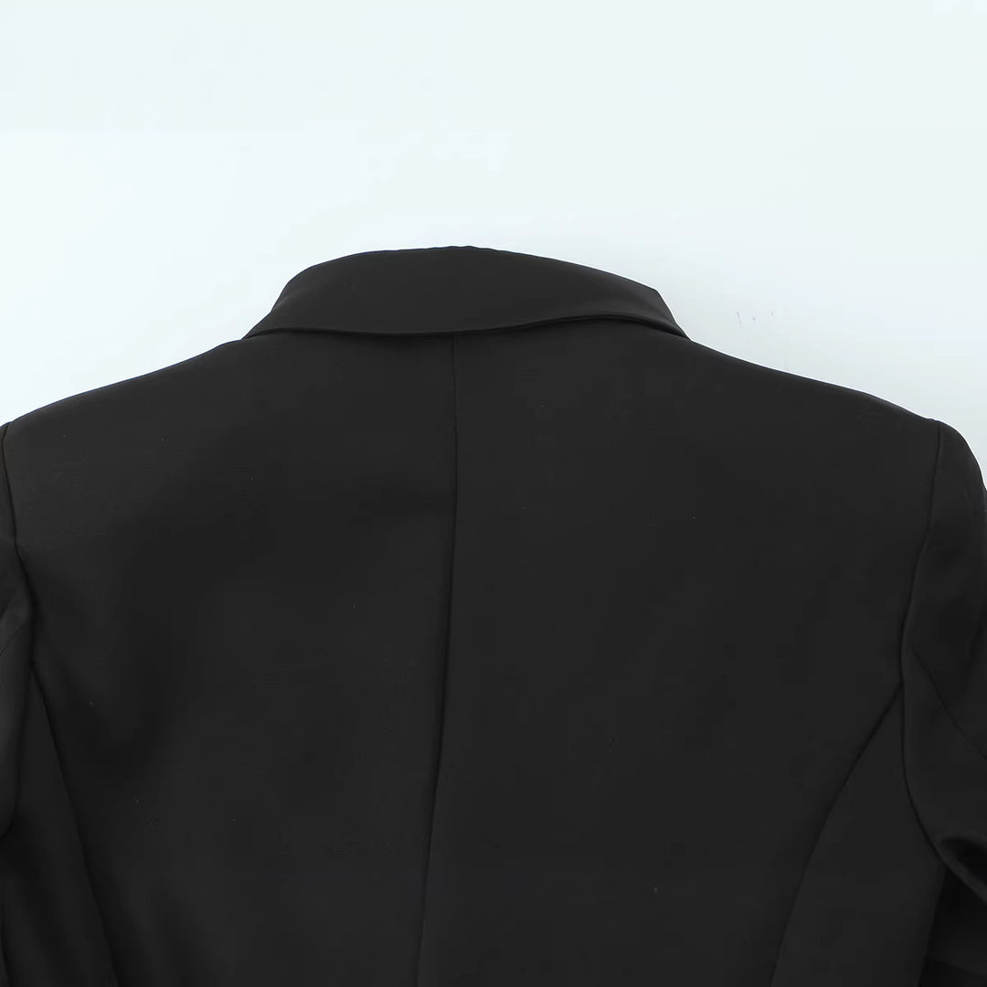 Damen Eleganter taillierter Blazer mit bezogenen Knöpfen und Pattentaschen Echoarchiv