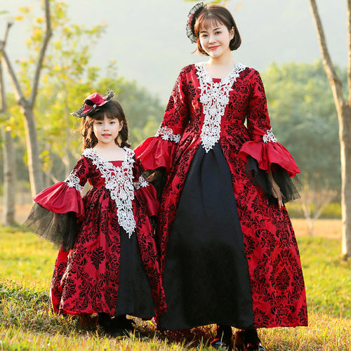 Mädchen märchenhaftes Ballkleid mit Rüschendetails Echo Archiv