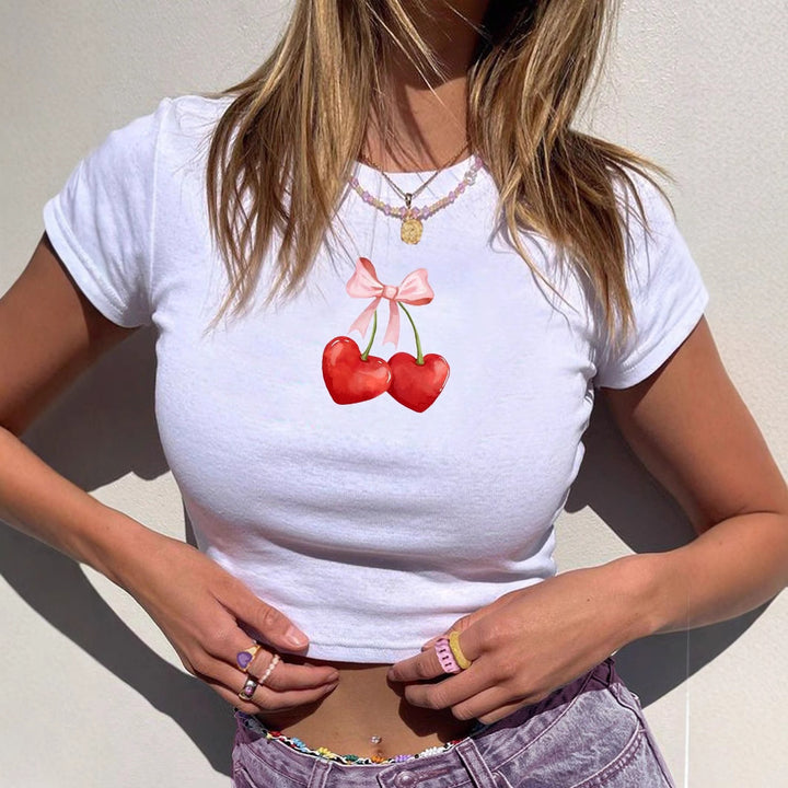 Damen Crop-T-Shirt mit frischem Kirschmotiv und verspieltem Schleifen-Design Echo Archiv