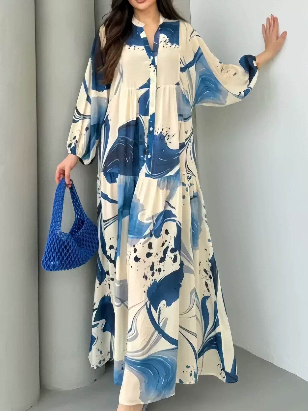 Damen Fließendes Stufenkleid mit Stehkragen, Ballonärmeln und Knopfleiste – Valéora