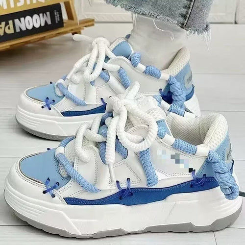 Damen Sportliche Sneakers mit innovativen Akzenten und rutschfester Sohle Echo Archiv