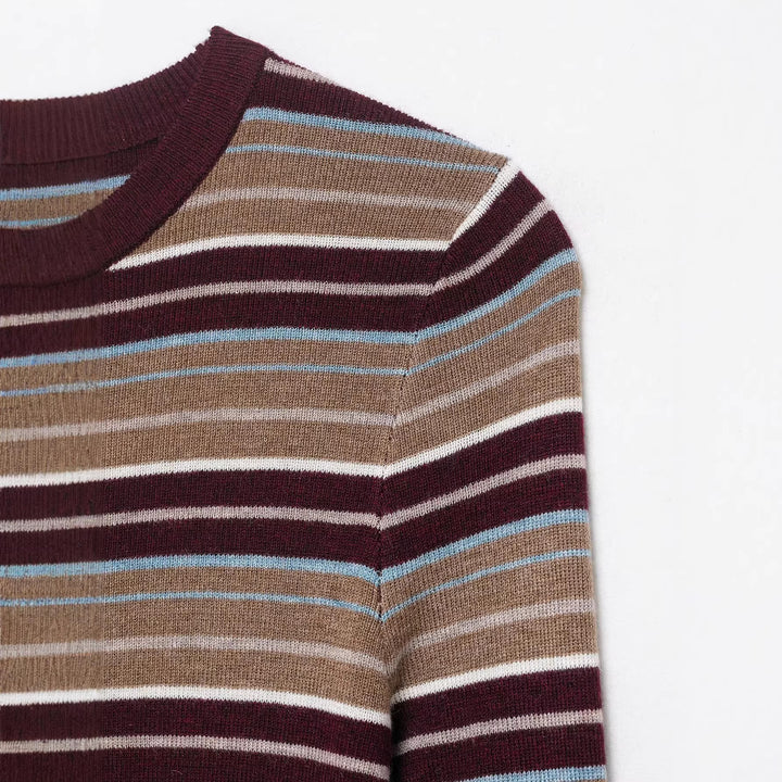 Damen Gestreiftes Feinstrick-Henleyshirt mit Knopfleiste und schlanker Passform Echoarchiv