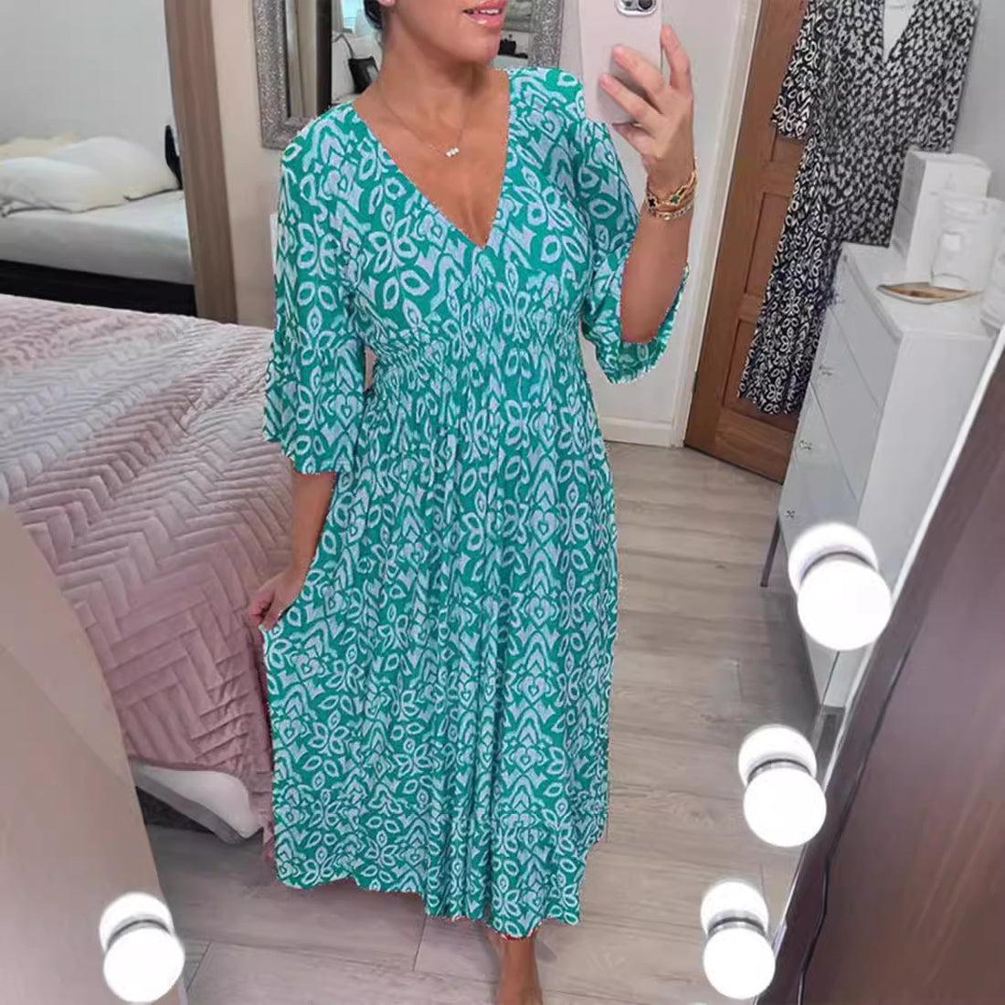 Damen Boho‑Maxikleid mit Smoktaillenband, Wickeloptik‑Dekolleté und Volantärmeln – Valéora
