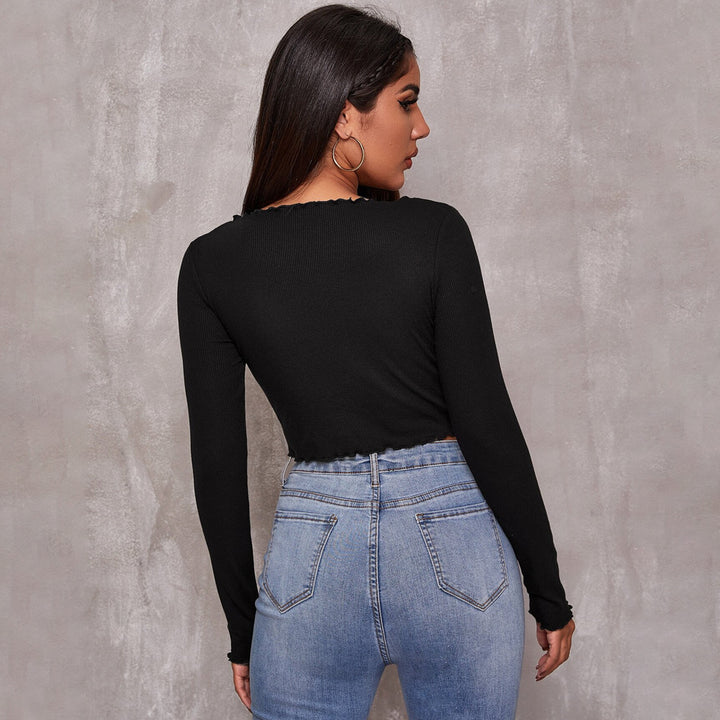 Damen geripptes Cropped-Longsleeve mit Tunnelzugvorderseite, Bindekordeln und gewelltem Saum – Avérine