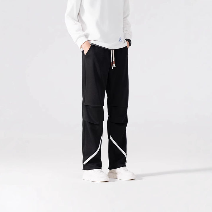 Herren modische Sportpants mit innovativem Schnitt und praktischen Taschen Echoarchiv